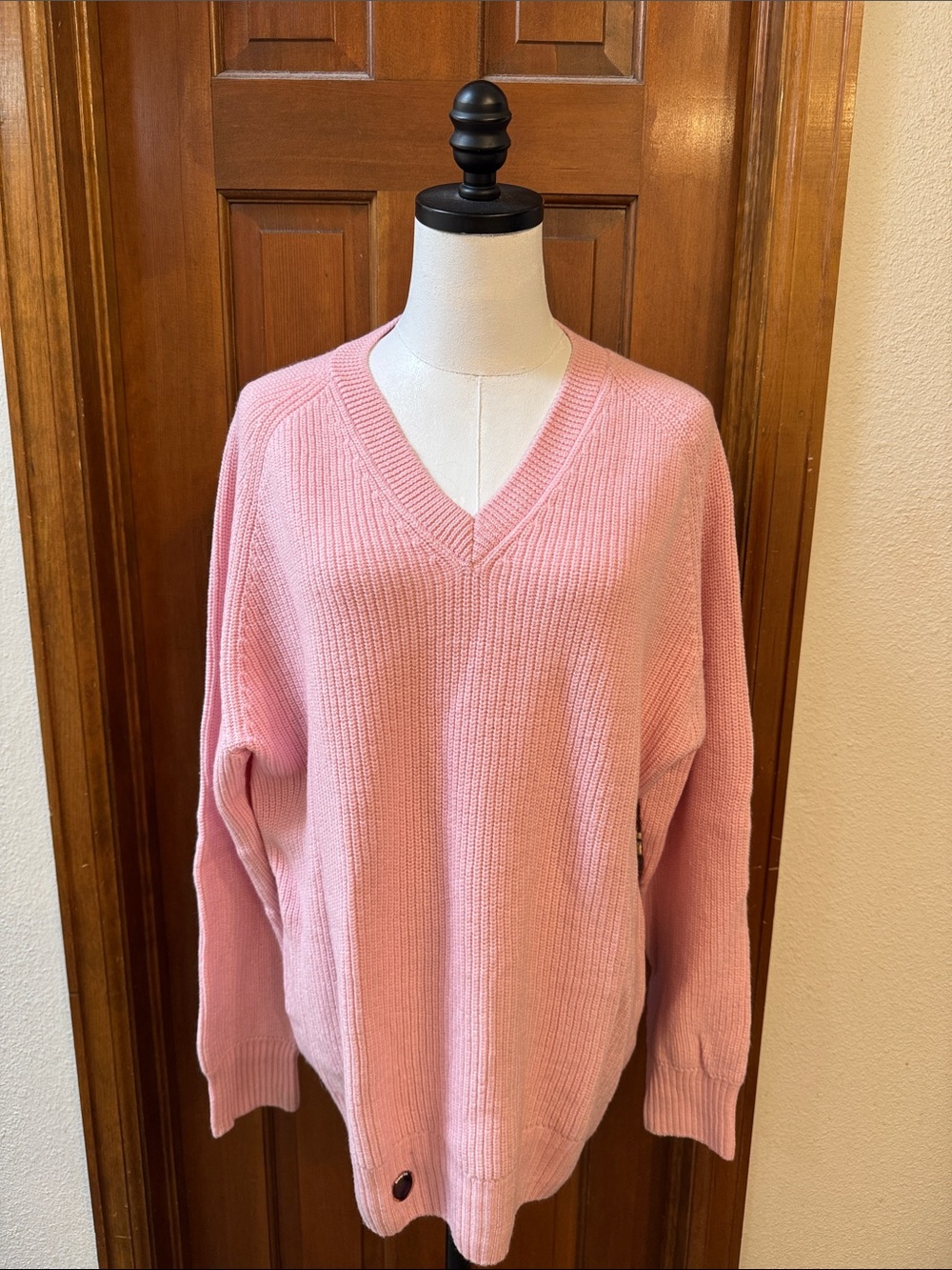 Sheep Inc. Women's Pink V-Neck Sweater Size XL